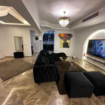 Modern 1-Bedroom Apartment In Zamalek Visits Allowed Kahire Dış mekan fotoğraf