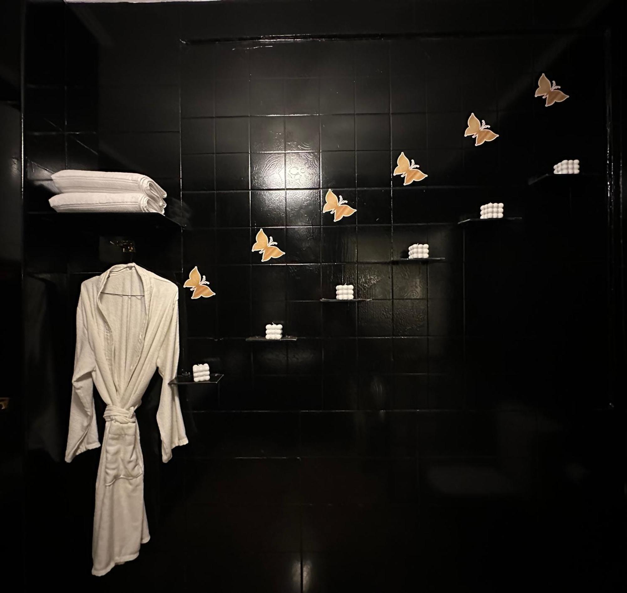 Modern 1-Bedroom Apartment In Zamalek Visits Allowed Kahire Dış mekan fotoğraf
