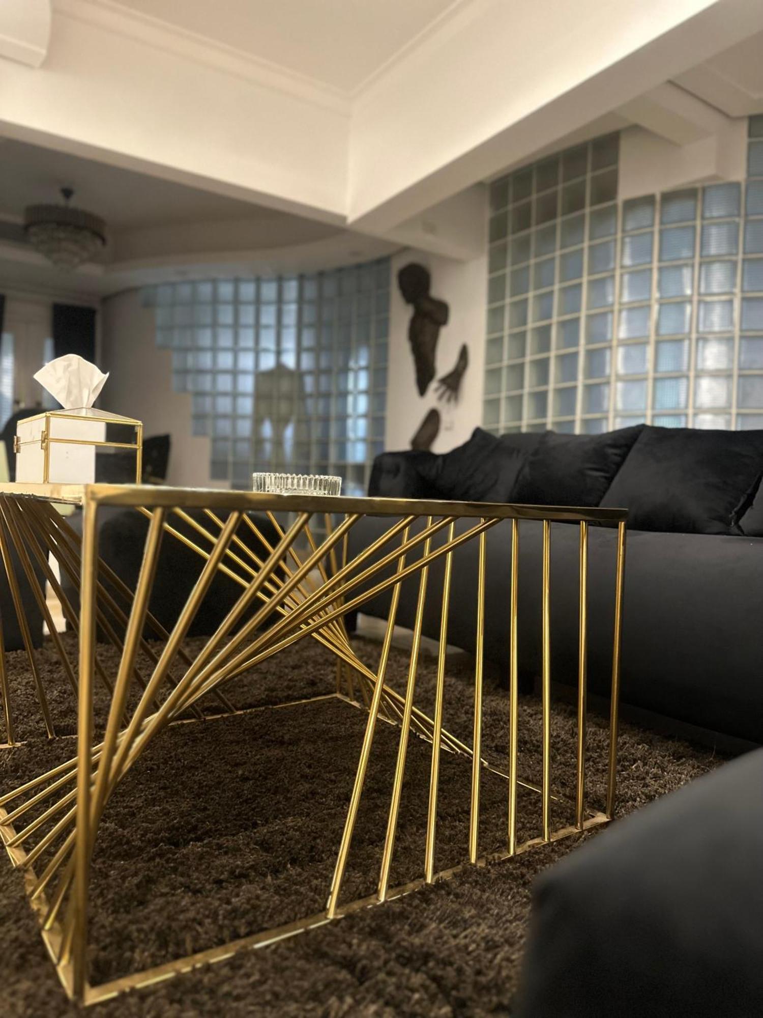 Modern 1-Bedroom Apartment In Zamalek Visits Allowed Kahire Dış mekan fotoğraf